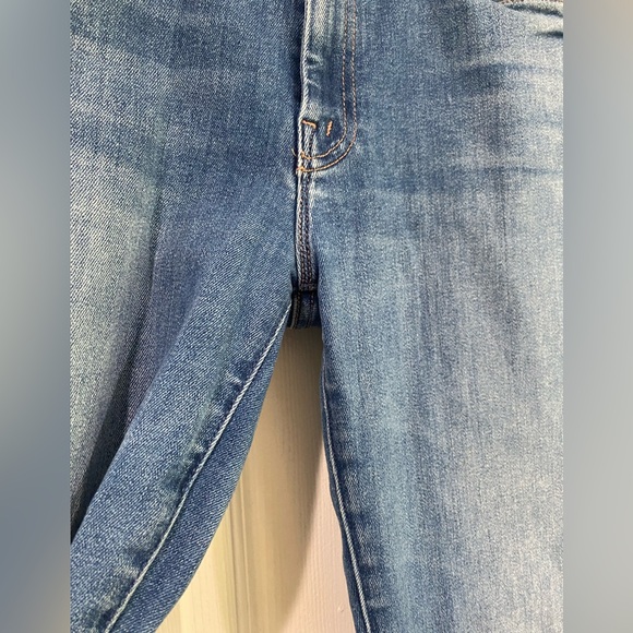 Mother The Weekender Fray Jeans In Groovy Kind of Love Size 30 Flare Medium Wash - Picture 4 of 13